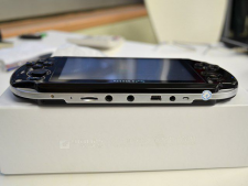 image-photo-contrefacon-playstation-vita-yinlips-ydpg18-12122011-06