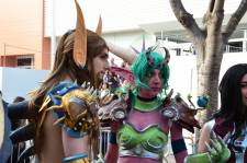 Japan-expo-sud-4-vague-marseille-cosplay-couloirs-stands-dimanche-2012 - horizontal - 0014