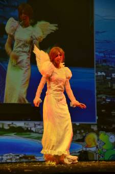 Japan-expo-sud-4-vague-marseille-cosplay-couloirs-stands-dimanche-2012 - vertical - 0042