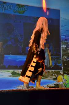 Japan-expo-sud-4-vague-marseille-cosplay-couloirs-stands-dimanche-2012 - vertical - 0076