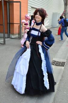 Japan-expo-sud-4-vague-marseille-cosplay-couloirs-stands-dimanche-2012 - Verticales - 0007