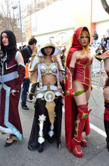 Japan-expo-sud-4-vague-marseille-cosplay-couloirs-stands-dimanche-2012 - Verticales - 0019