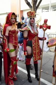 Japan-expo-sud-4-vague-marseille-cosplay-couloirs-stands-dimanche-2012 - Verticales - 0020