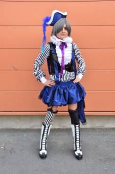 Japan-expo-sud-4-vague-marseille-cosplay-couloirs-stands-dimanche-2012 - Verticales - 0029