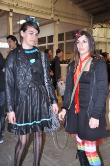 Japan-expo-sud-4-vague-marseille-cosplay-couloirs-stands-dimanche-2012 - Verticales - 0300