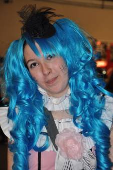 Japan-expo-sud-4-vague-marseille-cosplay-couloirs-stands-dimanche-2012 - Verticales - 0306