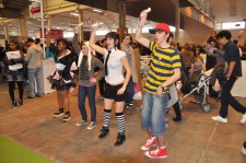 Japan-expo-sud-4-vague-marseille-cosplay-couloirs-stands-Samedi-2012 - 0033