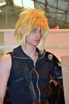Japan-expo-sud-4-vague-marseille-cosplay-couloirs-vendredi-2012 - 0004