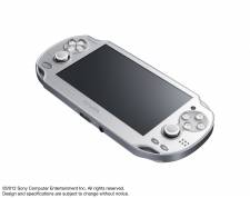 PlayStation Vita grise Ice Silver 30.01.2013. (2)